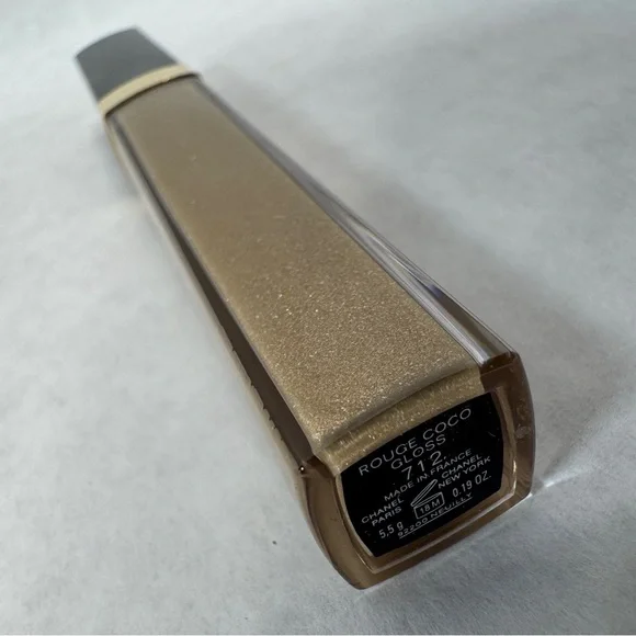 CHANEL Rouge Coco Gloss Moisturizing Glossimer - Melted Honey 712 - Picture 11 of 14